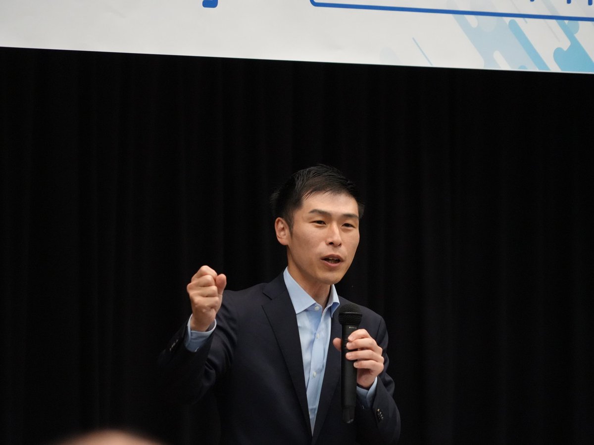 kotarotatsumi's tweet photo. 「憲法9条改悪に反対する請願」提出行動に出席。首都圏を中心に集まった党県委員会、地方議員のみなさんから署名を受け取りました。山添拓政策委員長が国会情勢報告し、畑野君枝衆議院議員が憲法審査会の様子を報告。憲法改正NOの国民の声が多数派。署名でさらに可視化していきましょう！（スタッフ） https://t.co/AuPTVWc3sH