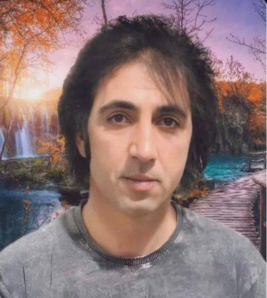 mobehz's tweet photo. 44.#احسان_سوری
۱۹ دی ۱۴۰۴ در ملایر به زندگی‌اش پایان دادند.

هنوز جای قدم‌هایت در شهر خالی‌ست.
یادت در حافظه‌ی این سرزمین جاودانه می‌ماند.🤍

#از_یاد_نبر_خون_را https://t.co/SeKKtnR0Z4