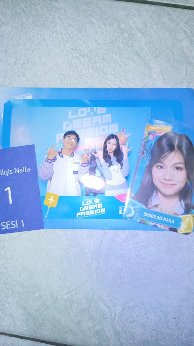 AltafCakep's tweet photo. @Nala_JKT48 makasih ya nal buat hari ini,kamu hari ini lucu banget baju nya ungu2 gitu sama kayak aku,tapi hasil fotonya agak kurang di akunya karena flash nya mantul di kacamata aku https://t.co/dU6yQE6Dph