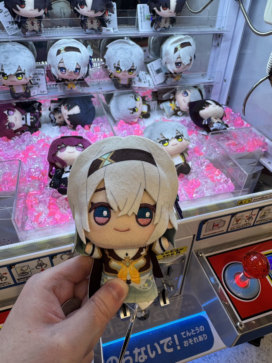 ItsKevsterr's tweet photo. Genshin and HSR goodies during my Tokyo trip last week! 😁￼
#GenshinImpact https://t.co/En0XpIdNuP