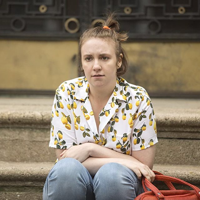 PedroNarcob's tweet photo. Qué bien se me ha coordinado el primer visionado de #Girls (aprovecho para decir que @lenadunham es una autora brillante y una actriz espectacular) con la pronta publicación de #Famesick.
No suele sonreírme el calendario, pero cuando lo hace, lo hace a lo grande. https://t.co/vbxbO4Z9ti