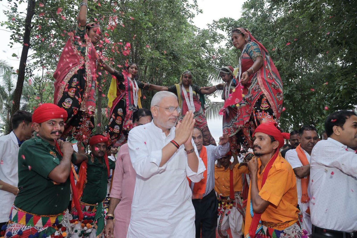 rajpalsinh_bjp's tweet photo. મારો પરિવાર, ભાજપ પરિવાર 

પ્રદેશ અધ્યક્ષ શ્રી @iJagdishBJP  જીએ આજે શહેરા વિધાનસભાના સંગઠનાત્મક પ્રવાસ દરમિયાન જય જલારામ હોમિયોપેથીક કોલેજ રેણા મોરવા ખાતે 'બૂથ સંવાદ' કાર્યક્રમમાં કાર્યકર્તાઓ અને ચૂંટાયેલા પ્રતિનિધિઓ સાથે સંવાદ કર્યો. https://t.co/UjU0G4Ka6J