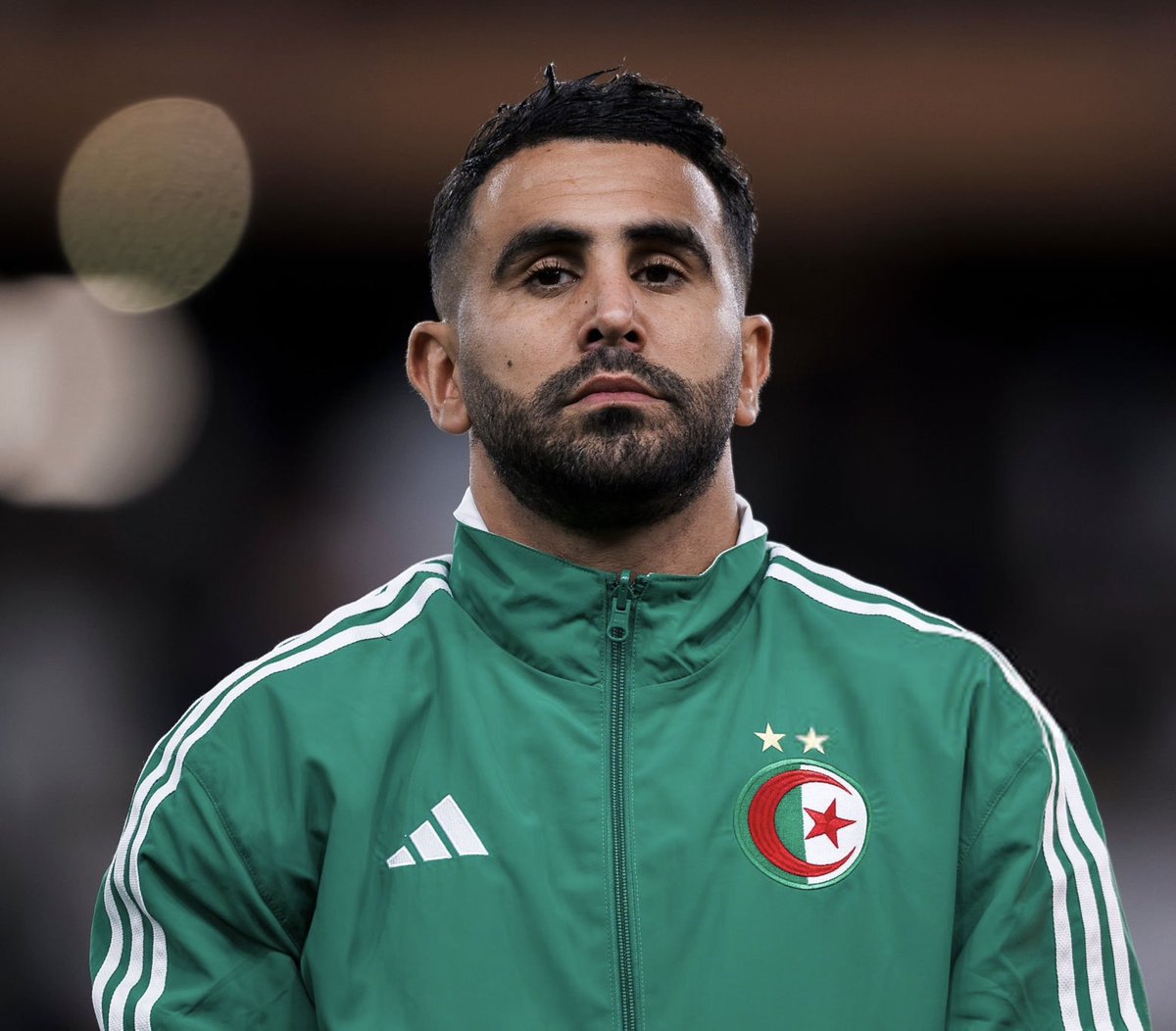 algeriactufoot_'s tweet photo. 🔴💣 𝗖̧𝗔 𝗔 𝗖𝗛𝗔𝗨𝗙𝗙𝗘́ 𝗘𝗡𝗧𝗥𝗘 𝗣𝗘𝗧𝗞𝗢𝗩𝗜𝗖́ 𝗘𝗧 𝗥𝗜𝗬𝗔𝗗 𝗠𝗔𝗛𝗥𝗘𝗭 ! 🇩🇿🥶

@YBenlamnouar https://t.co/gxLwztOkOb
