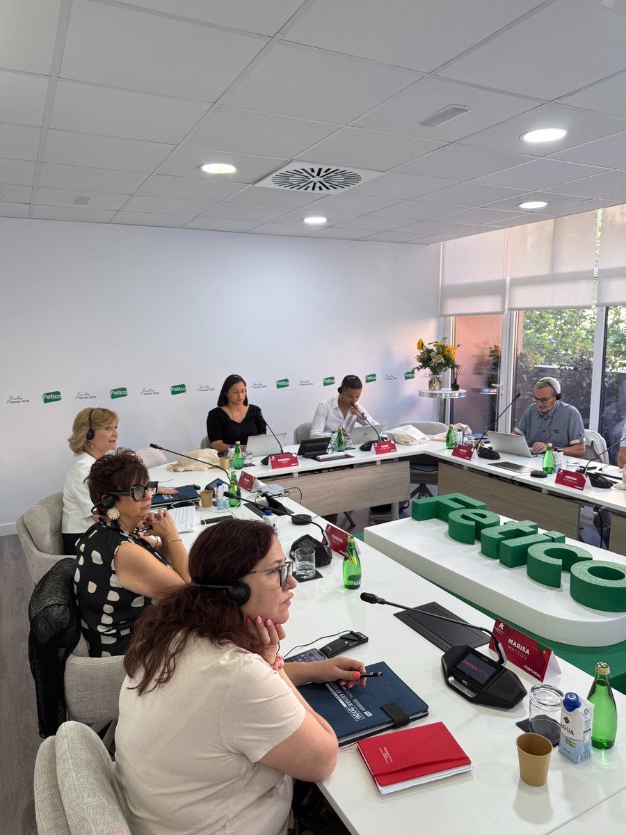 sindicatofetico's tweet photo. En #Fetico hemos sido anfitriones en Madrid de la reunión del Bureau Internacional del Comité Europeo del #GrupoAuchan, junto a representantes de 🇫🇷 🇪🇸 🇵🇱 🇵🇹 🇷🇴

Seguimos reforzando el diálogo social europeo y nuestro compromiso con condiciones laborales inclusivas y sostenibles. https://t.co/al3Wc5ApRY