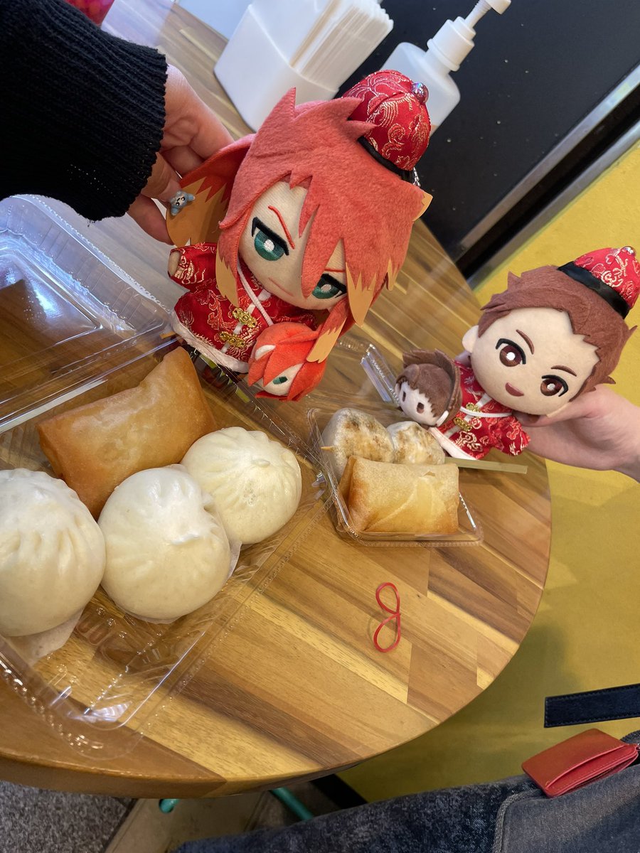 Ruuluket's tweet photo. えびちゃんと中華街🎶 https://t.co/EvjHaQAJ8W