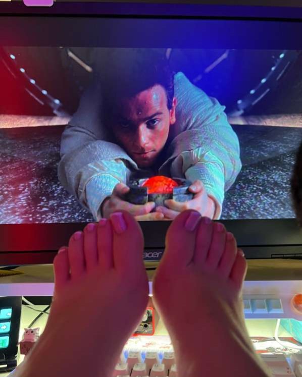 foojidull1's tweet photo. Star Wars and feet.
#lasvegas #lasvegaslocals #702freaks  #footfetısh #lasvegascucklist #nsfwtwt #Latina #lasvegasfreaks https://t.co/objYbKKuPV