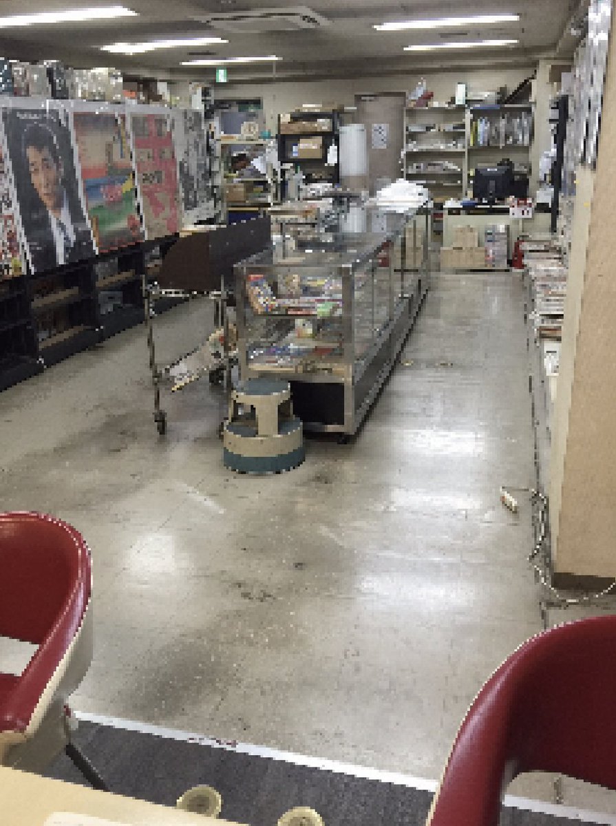 writest_'s tweet photo. ライテスト高田馬場店です。高田馬場ご在住の,アットワンダー神保町ご経営者様より"ちょとした工事"のご依頼あり。床材張替え&amp;壁天井塗装で, 店内が綺麗になりお客も増える,と喜んでおられます。ライテストの工事部門は,早稲田-馬場界隈で20年の実績,ご相談から納品まで地域密着型の対応を致します。 https://t.co/vvyPqff8Kt