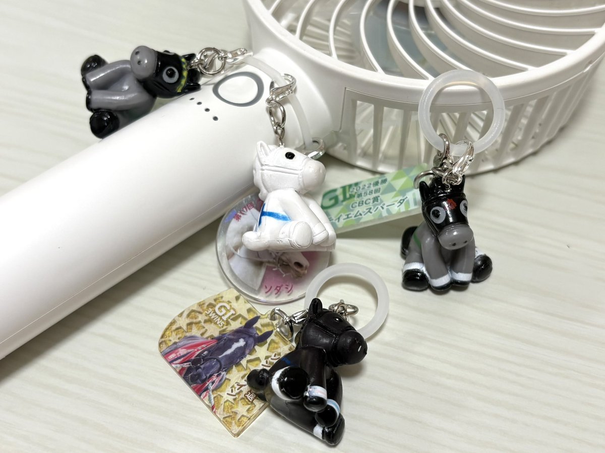 socialmisfit_a's tweet photo. アイドルホースのミニコレクションめじるしにした🤩かわい〜🤩 https://t.co/6uNfxjiCPw