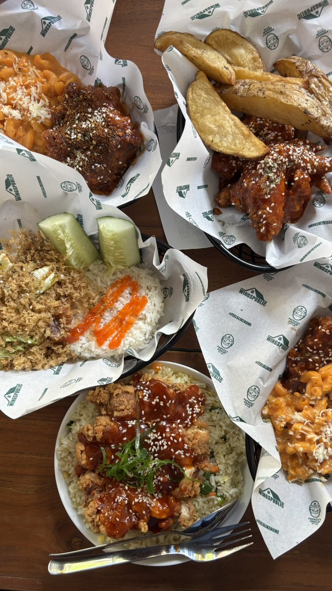 tofutedi's tweet photo. makanan di solo enak + murah 🥰 https://t.co/GWCWCirdZO