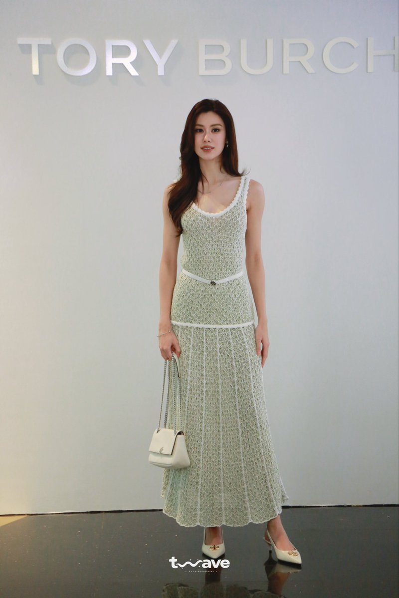 twavebyku's tweet photo. “ลีน่า ลลินา” ร่วมงาน Grand Opening ของ Tory Burch Flagship Store แห่งใหม่ ณ ICONSIAM

LENA TORY BURCH NEW BOUTIQUE 
#LenaLalina #ToryBurchxLena 
#ToryBurchThailand 
#ToryBurchICONSIAM https://t.co/TV0DW3glGk