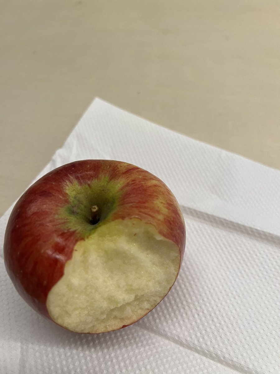 homoefrotic's tweet photo. apple review: 3/10 i think i can’t really remember, i ate it 9 hours ago but i remember being disappointed
i wonder what my obsessed ex that still stalks my profile incase i’m doing bad bc it’ll make her feel better about her shitty life thinks of these posts #appletwt https://t.co/kxRBFQGCGN