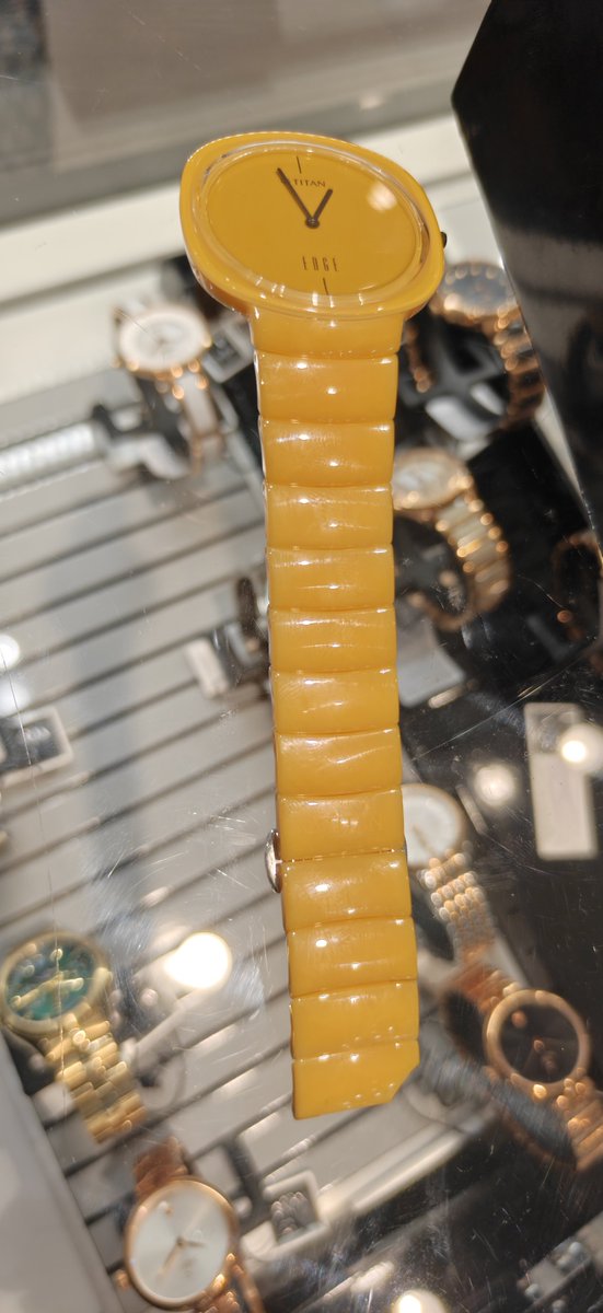 abhiography's tweet photo. @titanwatches Your titan world salespeople  at kormanagala refused to give service , saying that straps are not covered as part of warranty , it seems ceramic watches will break according to them, what to do now ??? @shoppersstop https://t.co/86RKOTi5Lo