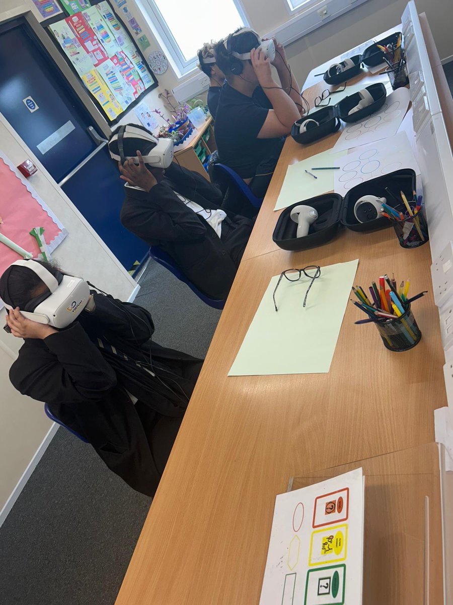LozellsWMP's tweet photo. Wow! An excellent session with Year 10 at Hamstead Hall Academy using the "Round Midnight" VR to discuss Anti-Social Behaviour. The students engaged fully and their behaviour was impeccable. #NeighbourhoodPolicing #ASBAwarenessWeek https://t.co/7zE6BHVoyA