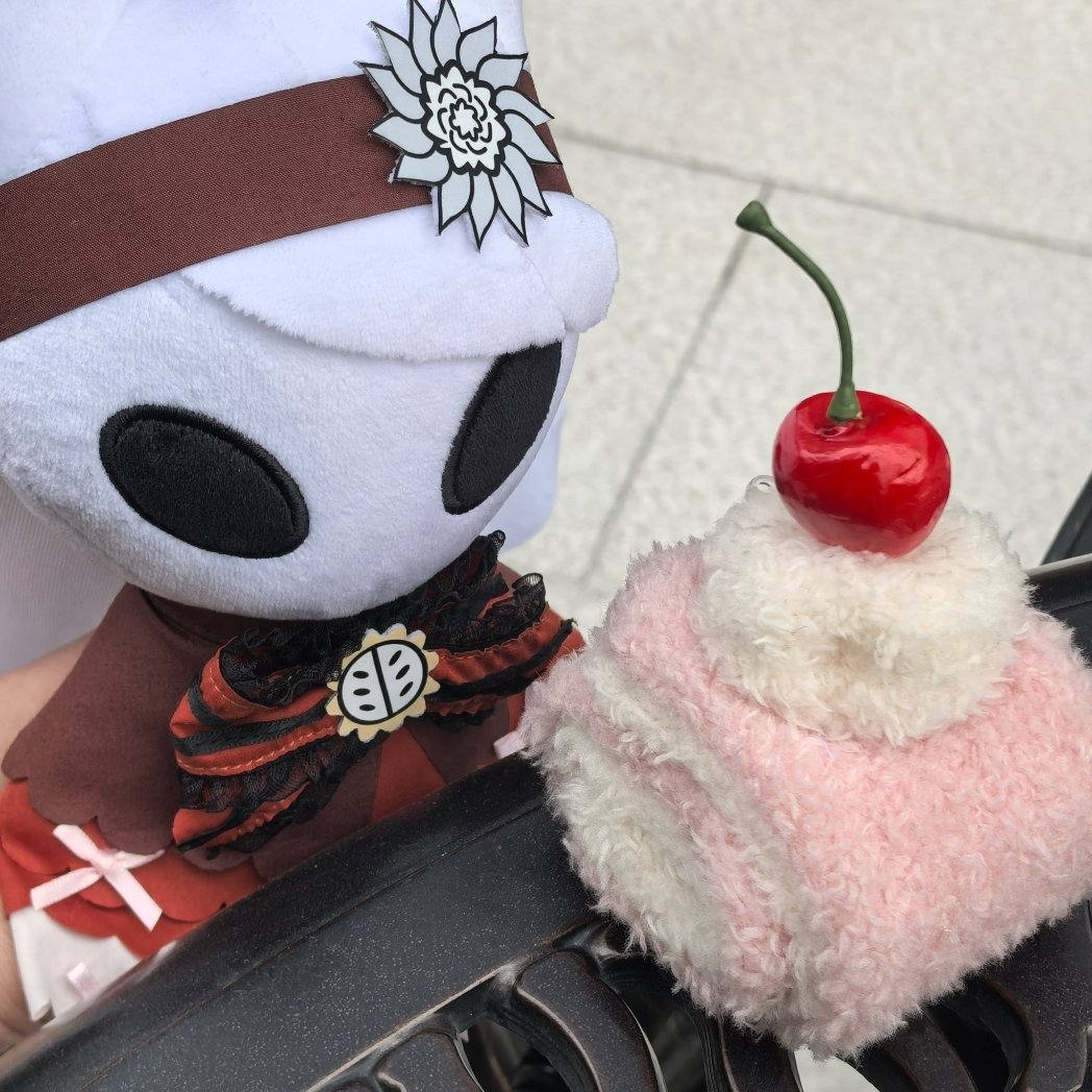 MeikaArtist's tweet photo. She's a cutie #hollowknight #silksong https://t.co/7COJZUEJyR