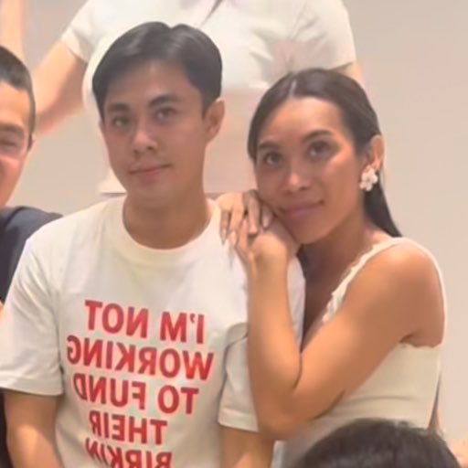 rizhdragz's tweet photo. bwhahshahah cutiee ari &amp; madam https://t.co/efJK6iT6A6