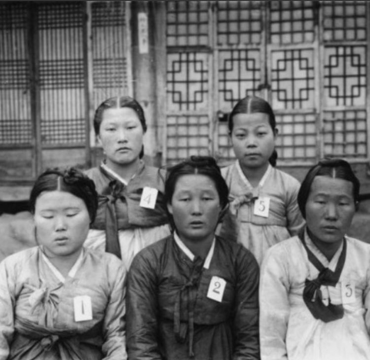 Kazuhikoyamada's tweet photo. 世界で一番ブサイクな民族って何言ってるんだよｗｗ これがまさに朝鮮人の平均的な顔じゃん。朝鮮人は男女ともにブサイクだけど、特に女がブサイクだよな。 https://t.co/M3bJxdjRp9