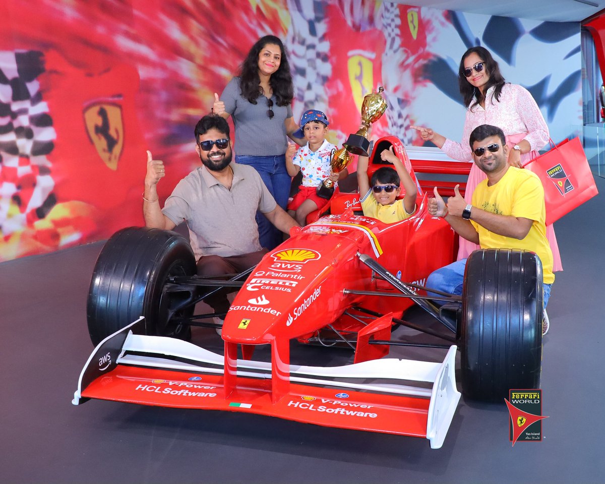 Jumbogm's tweet photo. #Dubai F1 ##familytime https://t.co/wg4Si22ZyF