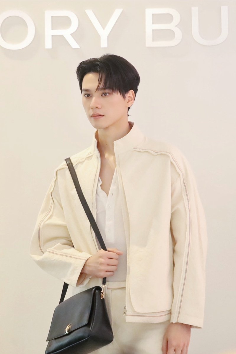 prjipata's tweet photo. "เก่ง หฤษฎ์" ร่วมงาน TORY BURCH เปิดบูติกแห่งใหม่ ณ ICONSIAM 

KENG TORY BURCH AT ICONSIAM
 
#ToryBurchxKengHarit
#KengHarit
#ICONSIAM https://t.co/3EUMML8EBc