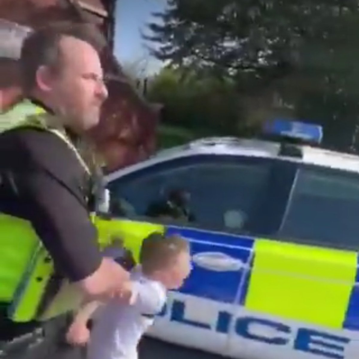 TruthSignalUK's tweet photo. The absolute fucking state of police https://t.co/eaRyKQS8e5