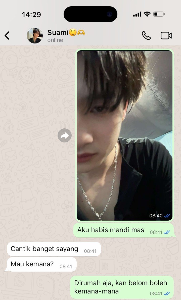 callmereeee_'s tweet photo. #dewtee onetweet au

Papi masih hamil muda, tapi kok dadanya udah sakit ya? Perasaan hamil kakak kemaren engga gitu https://t.co/4oq6Z5w4dD