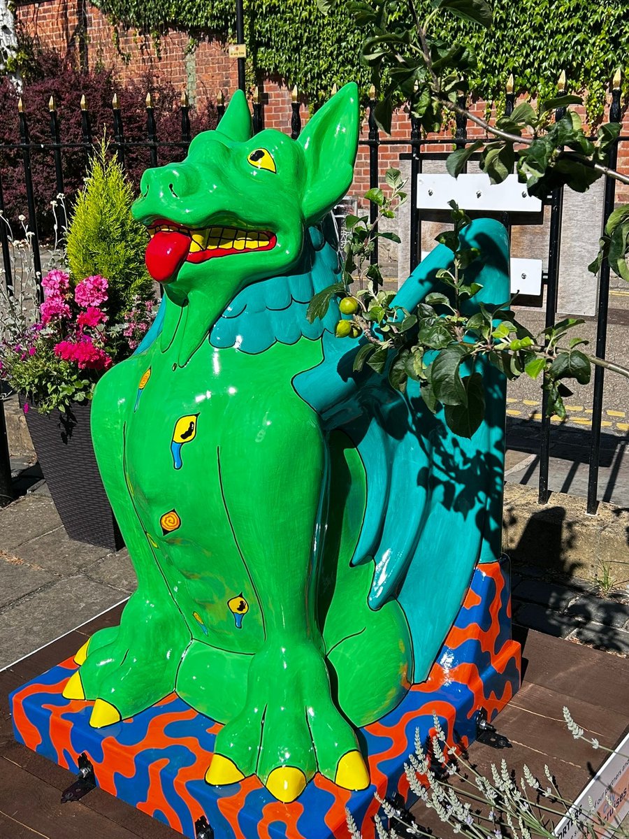 Yorkshiredays's tweet photo. 🗺️✨ The "Watchers of York" features 12 incredible 4ft characters hidden from the Shambles to hidden city gardens, all inspired by the Minster's historic stone grotesques.
A perfect 2.5-mile summer holiday walk! 
https://t.co/gASKj5nxaO

#DaysOutYorkshire #VisitYork #FreeDaysOut https://t.co/PMzbAeFgUa