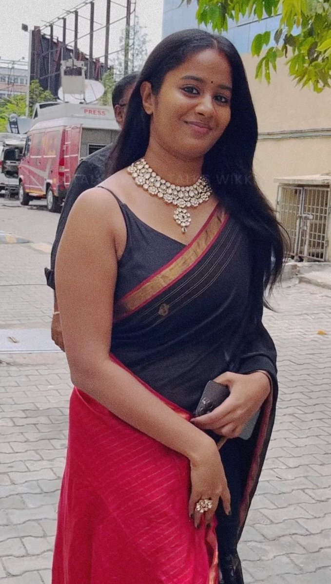 Viewer202550440's tweet photo. Look at ur introvert small town wife's transformation in 6 month after u convinced for cuck lifestyle &amp; introduced her to a mature bull. Now she is wearing thin sleevless blouse to ur family functions just to make you feel week &amp; masturbate night thinking abt that incident. https://t.co/Dl8DMEPHR7