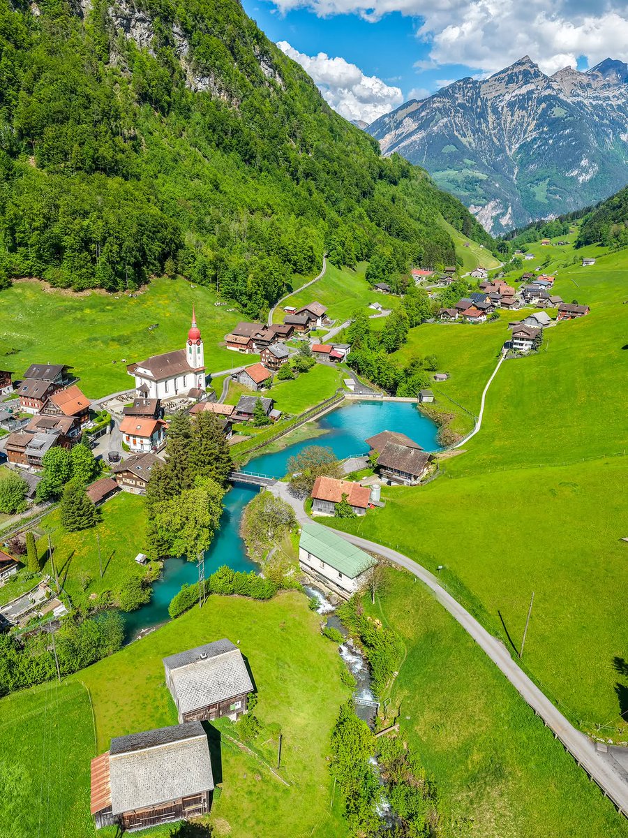 flower6260's tweet photo. 📍Countryside, Switzerland 🇨🇭 https://t.co/EnoyqLUjPY