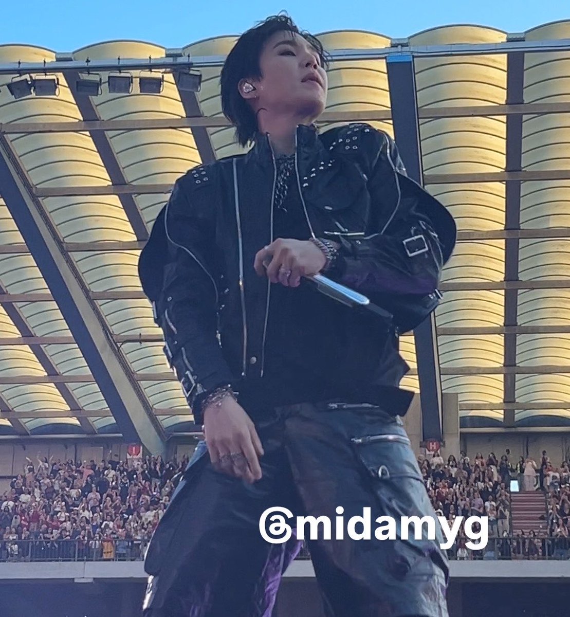 midamyg's tweet photo. non ci credo ancora che ho fatto io questi video a MAMA Y PAPA sono la yoonminette più felice del mondo https://t.co/LShIxHYkao