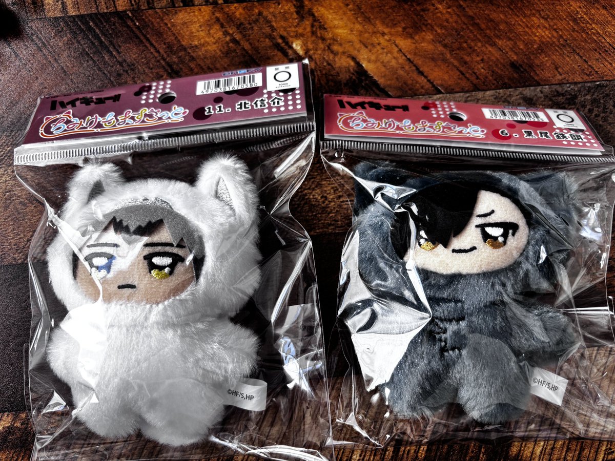 yujapooh's tweet photo. 4月に予約していたクロと、北さんのちみけもを受け取りにアニメイトへ。
可愛い🩷
そして、ビジュアルカードのラインナップ最高✨
前回クロだったから被りなし＾＾ https://t.co/ivpefjB4JU