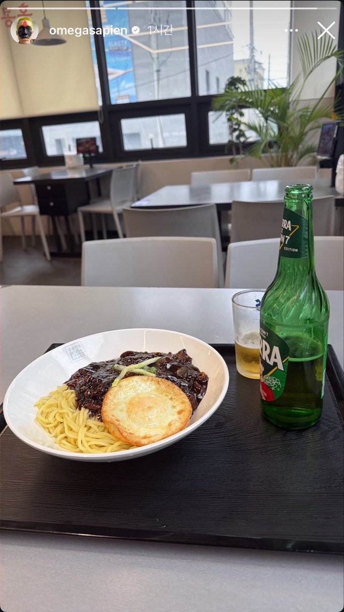 aileobteul's tweet photo. 빨리 집가서 앨범깡하고 옴싸정식이나 먹고싶다… https://t.co/kNuOnwVZj8