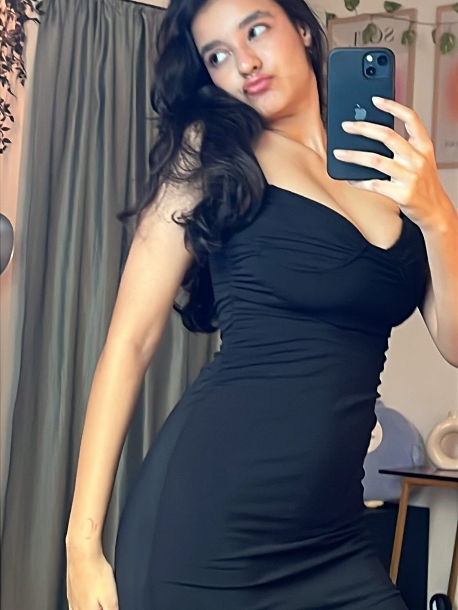 subhashreeesahu's tweet photo. Black🖤〰️ https://t.co/nIOrZIx7Qa