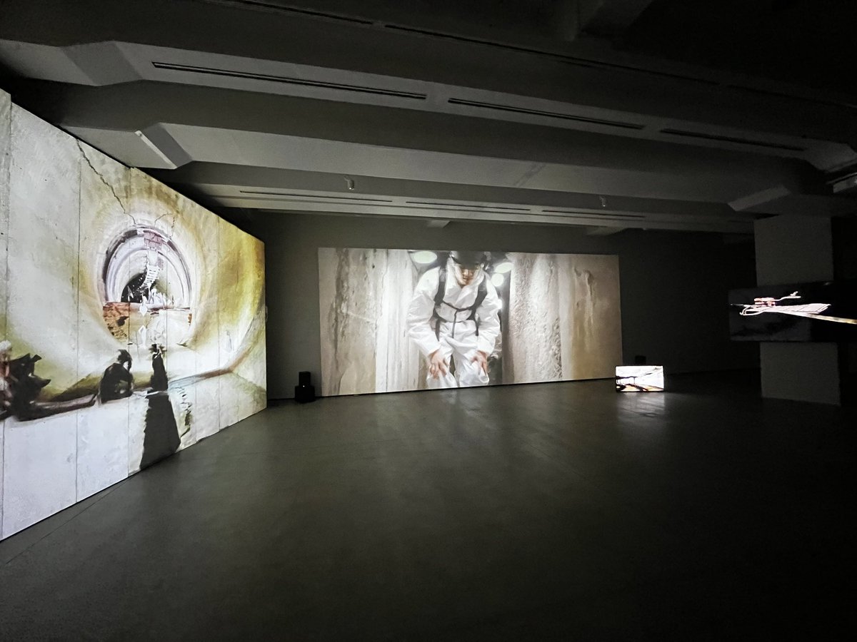 bijutsutecho_'s tweet photo. 【取材中】アーツ前橋で、「ぬけみち展 かわす・つくる・ともにいる―生きるための回路」が明日開幕。
https://t.co/YLdmjuX845

現代社会の捉え方をわずかにずらすための「視点」「態度」「アクション」を、多様な領域で活動する7組のアプローチから考える機会を創出しています。 https://t.co/eg1YQ8ok2N