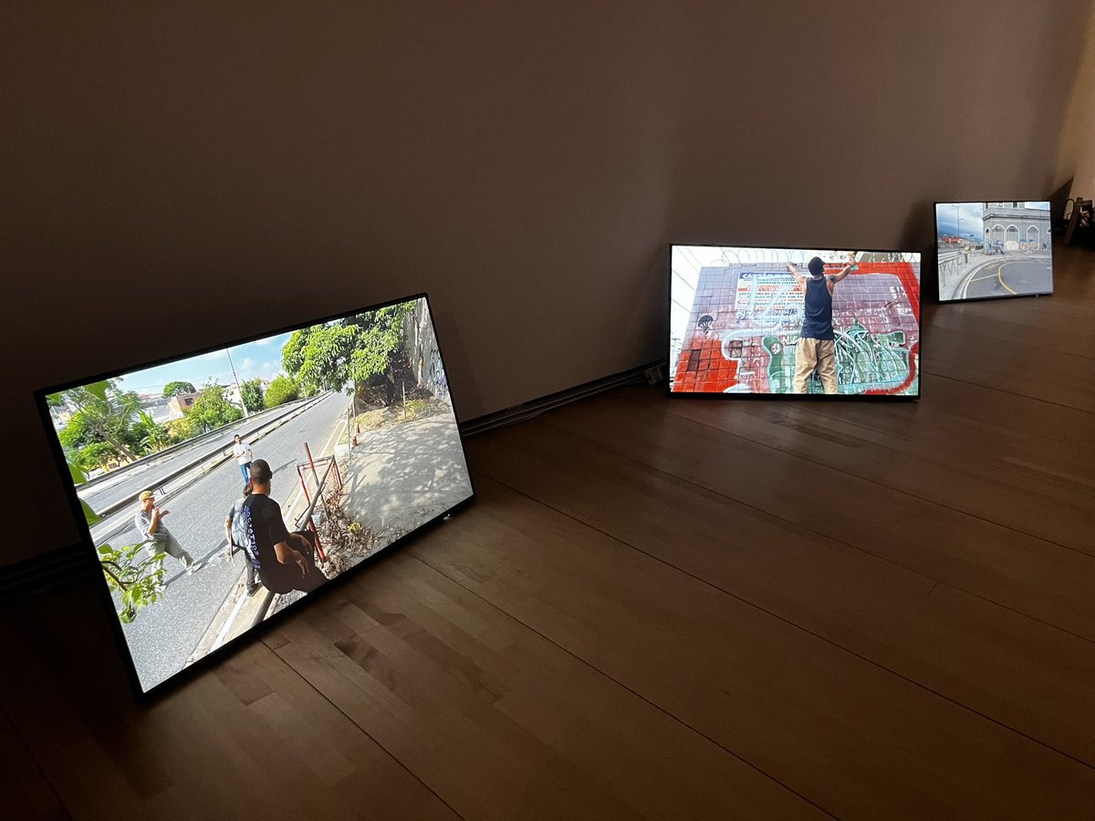 bijutsutecho_'s tweet photo. 【取材中】アーツ前橋で、「ぬけみち展 かわす・つくる・ともにいる―生きるための回路」が明日開幕。
https://t.co/YLdmjuX845

現代社会の捉え方をわずかにずらすための「視点」「態度」「アクション」を、多様な領域で活動する7組のアプローチから考える機会を創出しています。 https://t.co/eg1YQ8ok2N