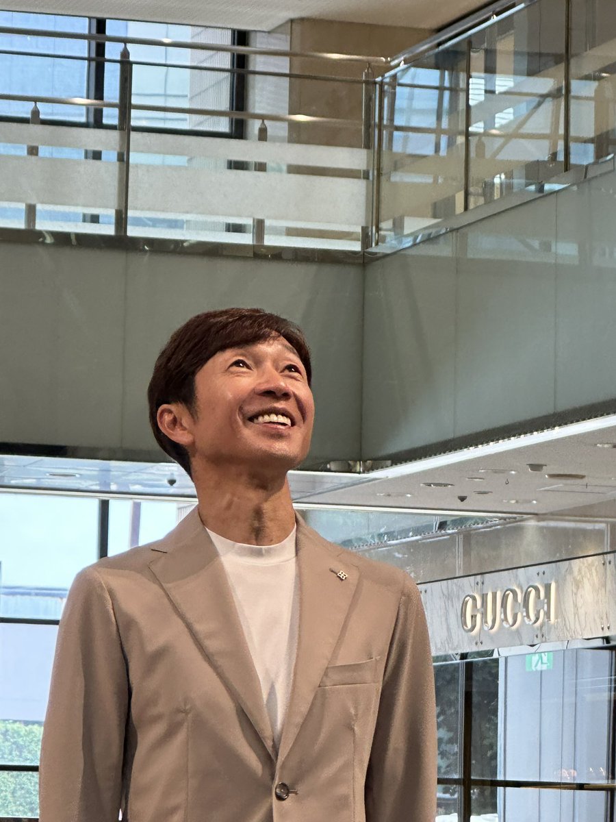 p9DUqg5CtCMtO2C's tweet photo. やっぱり、レジェンド武豊騎手最高👍
宝塚記念のパドックでオーナーに「結果に関わらず行きましょう(凱旋門賞)」と言われ、「勝って行きましょう」と答えたんだって。
カッコよすぎじゃない！
 #武豊
 #メイショウタバル https://t.co/RPnPB4GDLl