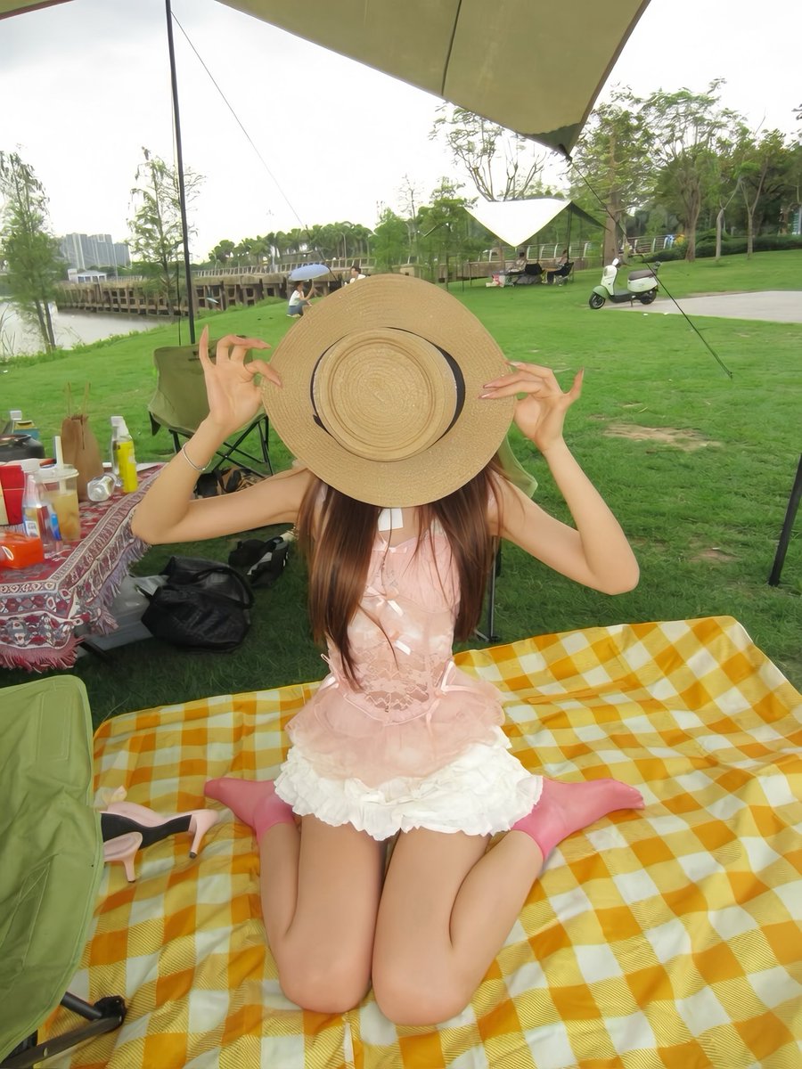dayn1a's tweet photo. 天气好的话一起去野餐吧 https://t.co/HZkc43qapK