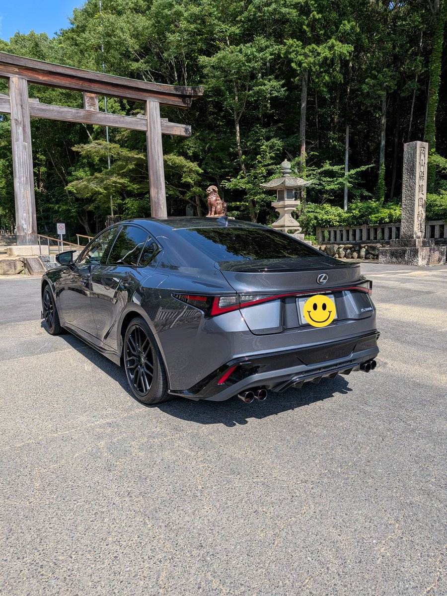 Lexus__is's tweet photo. ＃TRD
＃ブラックエディション
わかりにくいと思いますがマフラーの色がシルバーではなく少し黒色にしています😊 https://t.co/1po5lR0G5I
