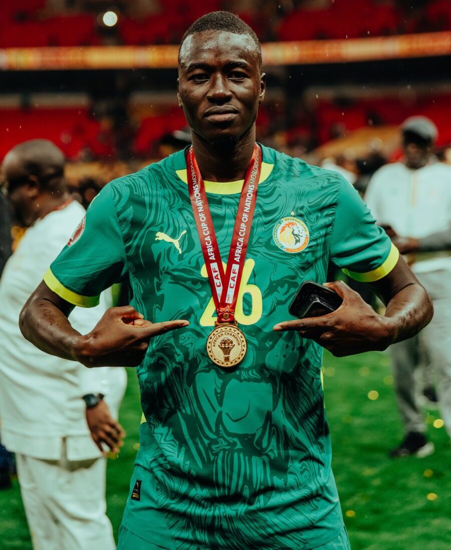NoucheNdiaye's tweet photo. C'est pas parce que vous n'êtes pas honnêtes avec vous-même que Pape Guèye ne devrait pas l'être. Si vous accepté la médiocrité, gardez le pour vous.

Arrêtez de projeter vos limites sur les autres... https://t.co/LALtT0YZnj