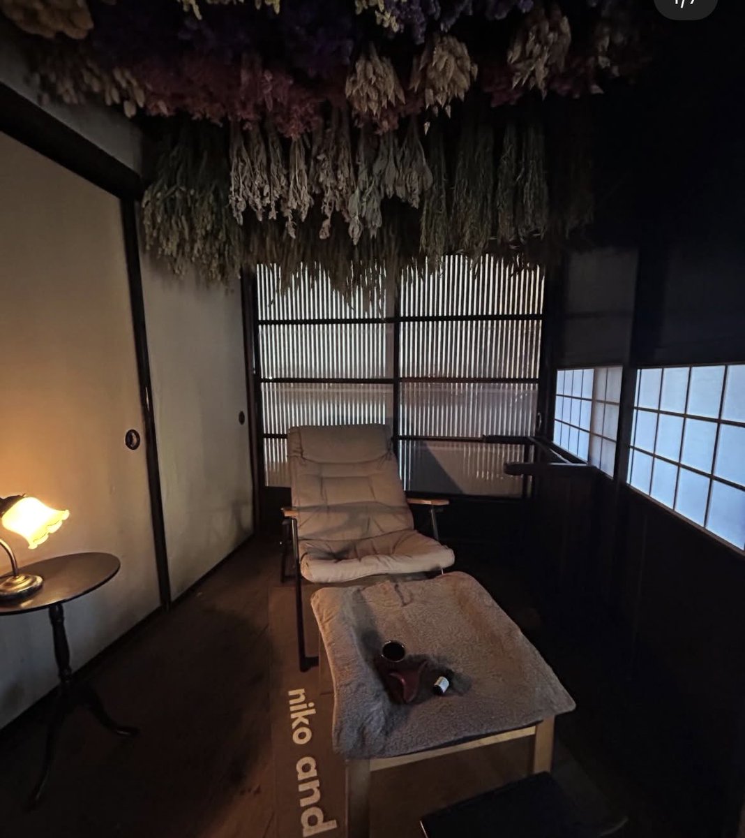 patchoulimaiko's tweet photo. 7月11日(土)
葉跡屋さんにて
「花と肩揉みと甘酒の日」

パチュリの施術は
🟡肩揉み10分／1,000円
🔵足揉み20分／2,000円
クイックの施術をドライフラワーの空間で施術します💐

いなか屋くーこちゃんの甘酒ドリンク、パルフェも👍🍋🥭

葉跡屋さんの生花も販売あります💐🌼🪻
是非〜
#長野県
#茅野市 https://t.co/xPI90BKp88