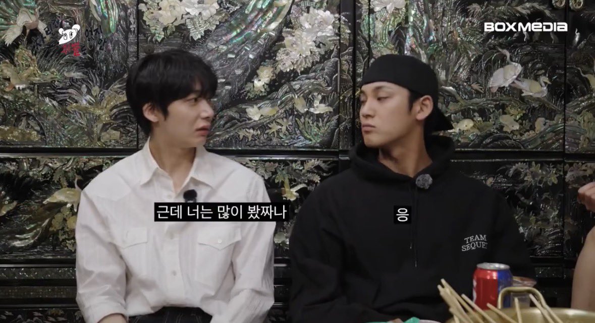 cocorogyu's tweet photo. Did not expect to see Jeonghan’s boys in the same frame when I opened my tl today https://t.co/DSiG5rQO67