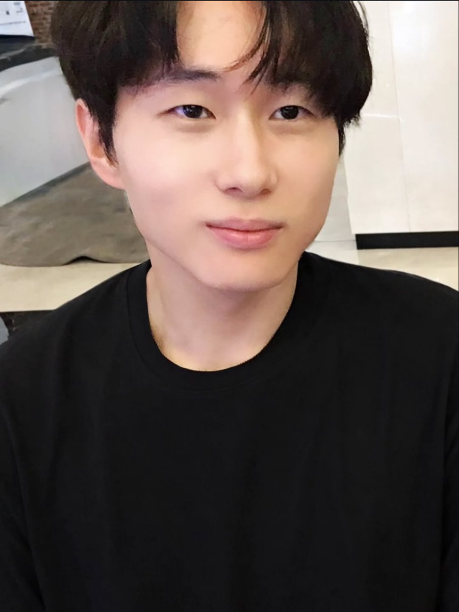 padosiso0's tweet photo. 여러분 지금 당장 한솔님 인스타로 달려가서 초귀염상어를 봐주세요 https://t.co/dvwz6byqu5