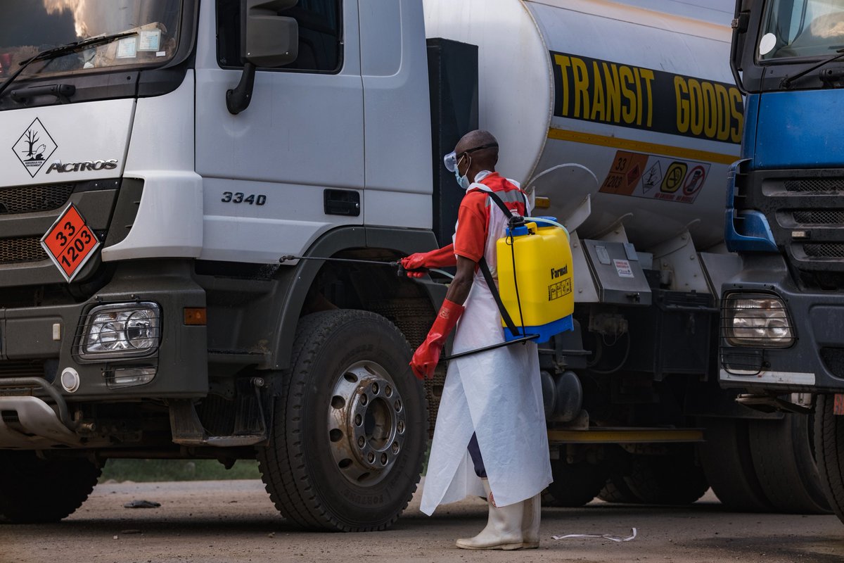 EUinUG's tweet photo. The 🇪🇺is providing €200,000 in humanitarian aid to support 🇺🇬 response to the recent #Ebola outbreak. 

The funding will bolster @UgandaRedCross efforts in providing healthcare, clean water, hygiene &amp; community engagement efforts to contain transmission &amp; help curb the outbreak. https://t.co/YoL45CLD7g