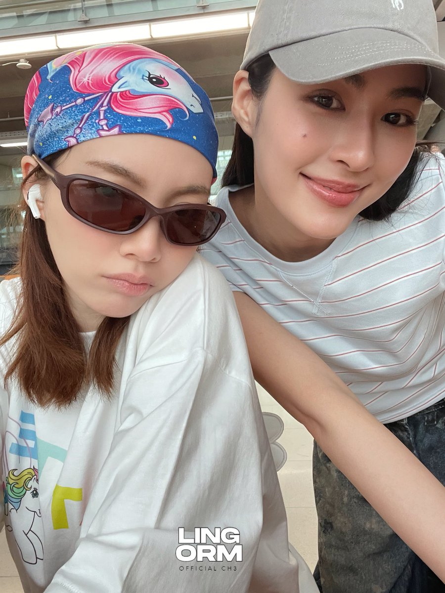 LingOrmCH3's tweet photo. ขอนแก่น พิมาแล้วเด้อ เจอกันค่า 🥰

#LINGORMThailandFMTour 
#KhonKaen #ขอนแก่น 
#หลิงออม #LingOrm https://t.co/4a1qYoVaES