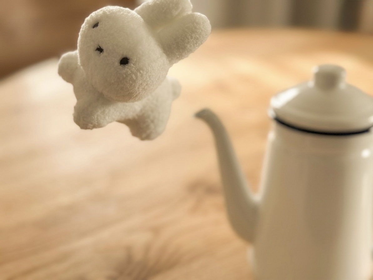 miffytoyururi's tweet photo. やかんこすったら、うさぎの精霊がとびたしてきた https://t.co/r0DDytSm89