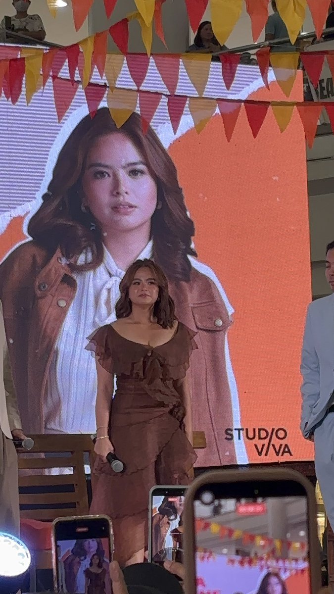 beabunited's tweet photo. Sobrang gandaaaa!!

WILBEA GRANDEST LUL DAY

#LoveULots #YsaTong https://t.co/qzZsXYVL2e