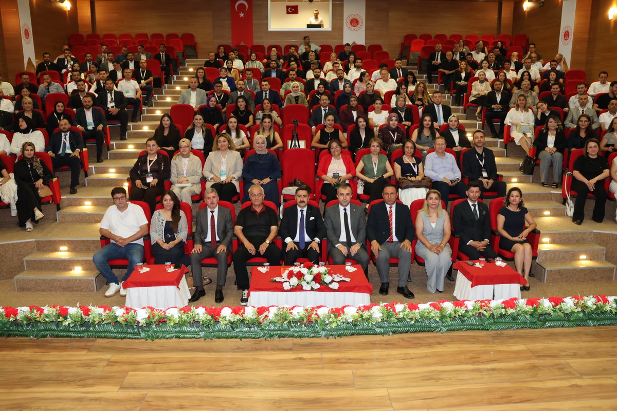 RizePem's tweet photo. 2026 Yılı 4. Grup Aile Destek Eğitim Programı, 4. Grup Tüketici Mahkemesinde Görev Yapan Personeller İle 3. Grup Mübaşirlere Yönelik  Hizmet İçi Eğitim Programları Kapanış ve Katılım Belgesi Töreni Rize Kenan İpek Personel Eğitim Merkezinde Gerçekleştirildi. https://t.co/4m8mfRHT5e