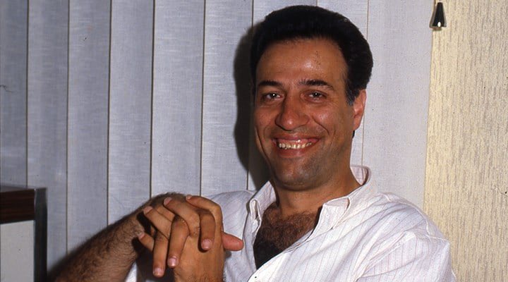 Bursayerell's tweet photo. Kemal Sunal aramızdan ayrılalı 26 yıl oldu.

Huzur içinde yat, "iki gözümün çiçeği" https://t.co/vIOo8i3S1A