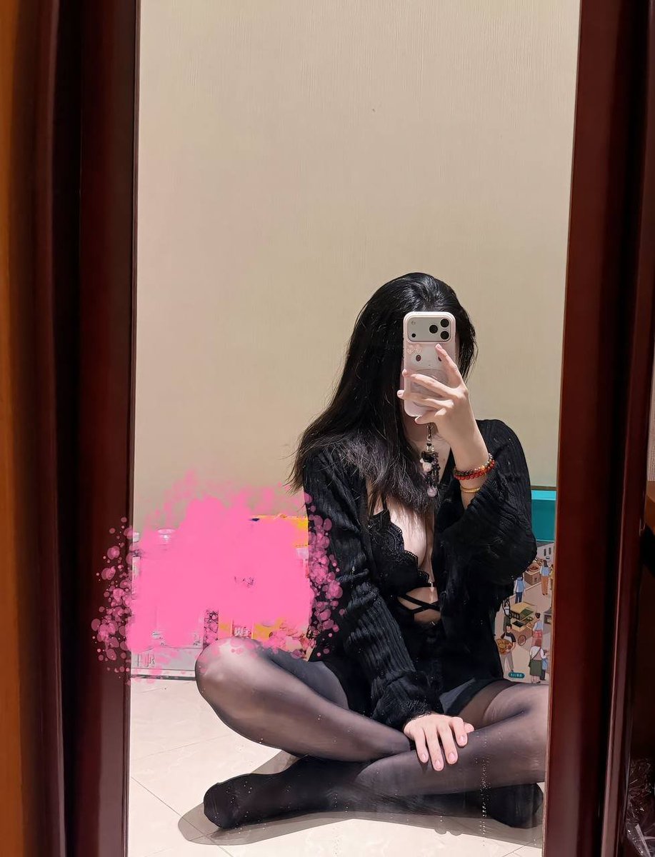 RealWeena's tweet photo. 성관계를 ��하는 사람은 손을 들어주세요. https://t.co/enswWQPRid