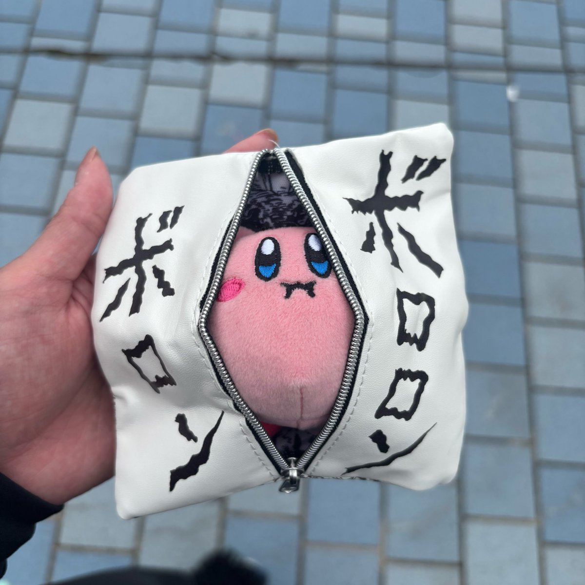 no_con_38's tweet photo. 伊藤潤二ガチャでいちばん欲しかったやつ引けて神 https://t.co/WdXbFmfrKJ