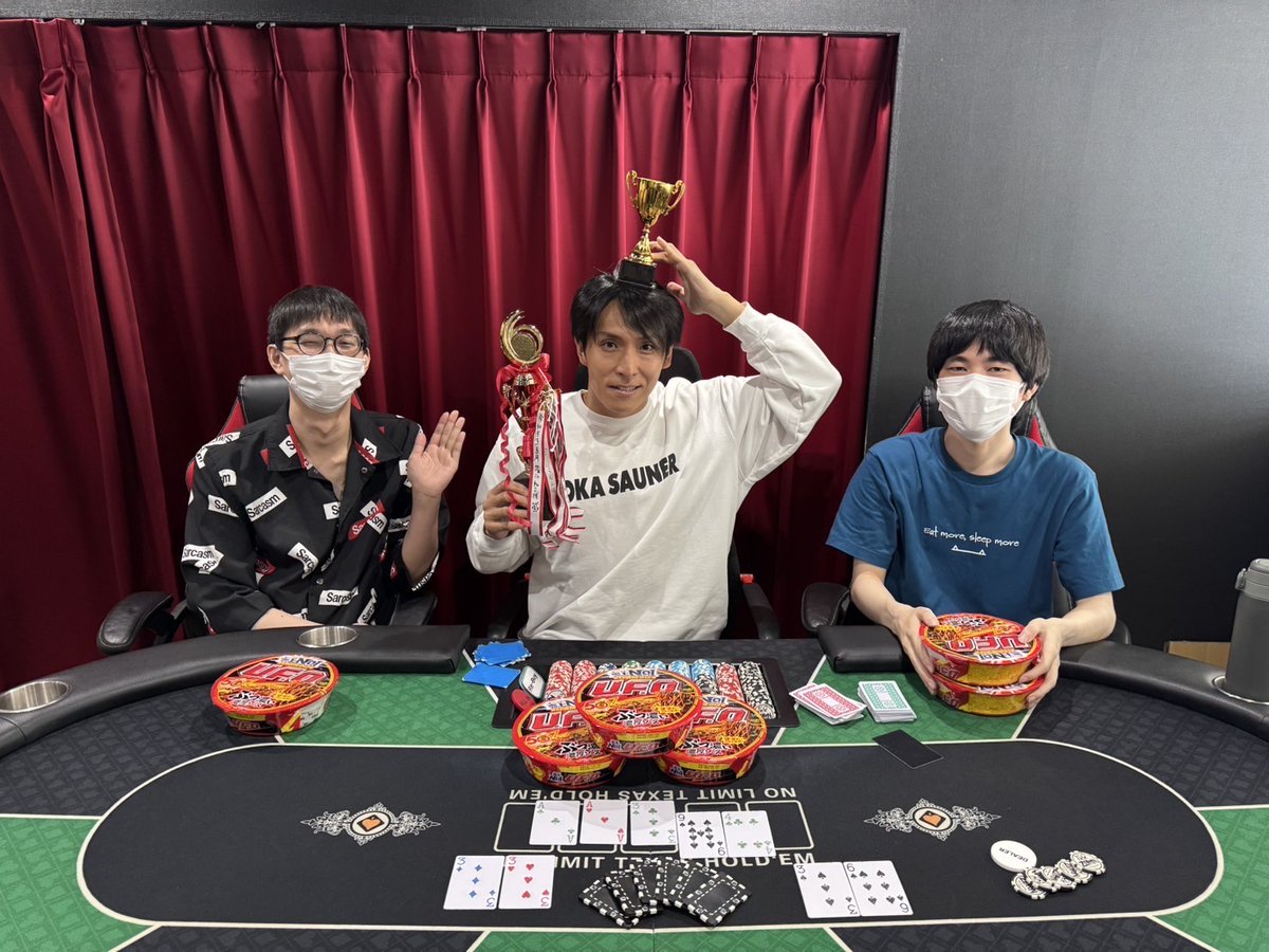 BZORN6's tweet photo. 本日のポーカートーナメントの結果は．．．
優勝　ハマモト様　２位　じょしゅ様　３位　小林様でした👑👑
おめでとうございます😆👏 https://t.co/12lbenkCR7