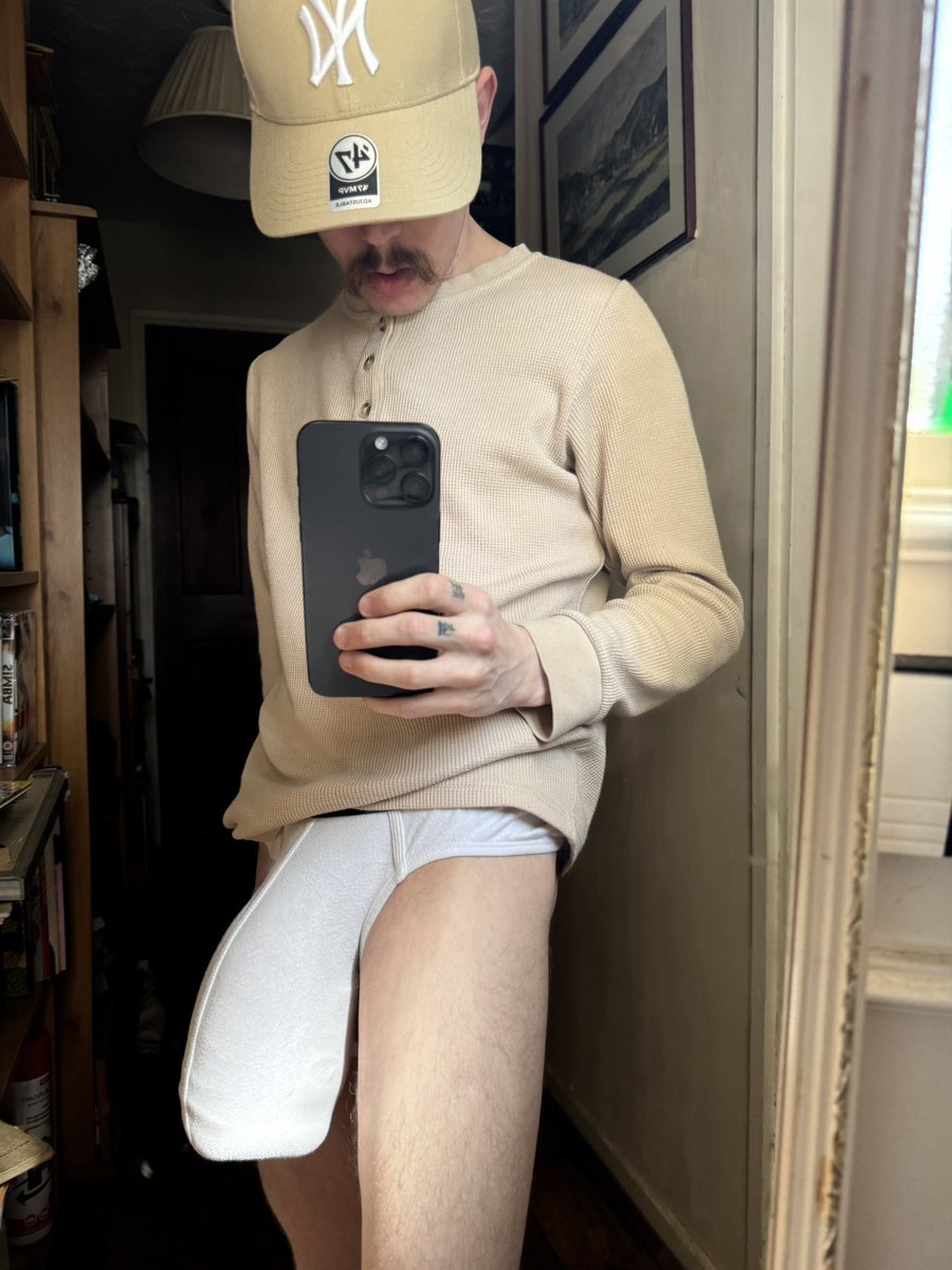fatdickalfie's tweet photo. MORNING 😈 https://t.co/MOQvRgZ41i